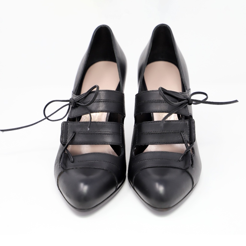 Salvatore Ferragamo Leather Pumps Size 5.5 D Made in Italy Heels: 3.75"